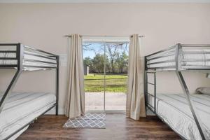 Spacious 4BR Home Minutes from Baylor & Magnolia