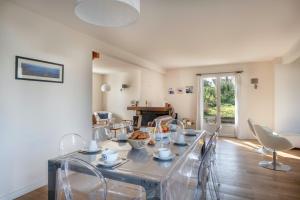 Maisons de vacances Charmante maison pour 11 personnes a Sarzeau : photos des chambres