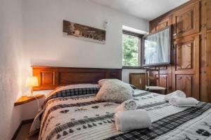 Parcheggio-Camino-8pax - Chalet immerso nella Natura img16