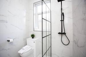 Vacant Nests - The Ocean Retreat