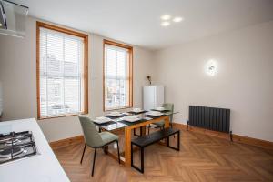 Vacant Nests - The Ocean Retreat