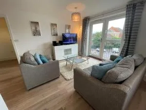 Two Bed Two Bath Apartments at Pavilions by Accommodation Windsor Ltd - 梅登黑德