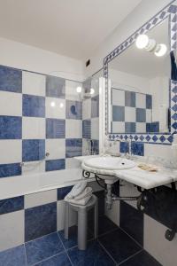 Double or Twin Room room in Hotel De La Ville