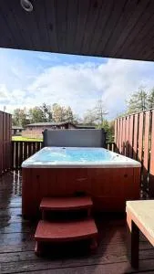 Wild Jungle Retreat - Kirn