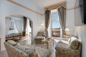 Suite with Sea View room in Hotel De La Ville