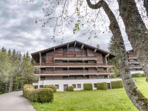 Studio rénové avec terrasse à Megève - Proche pistes et golf, parking et wifi inclus - FR-1-453-299