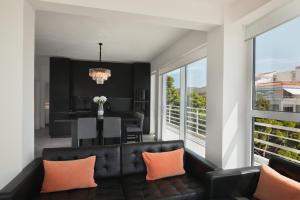 Spectacular Sea Views, 2Bd Beachfront