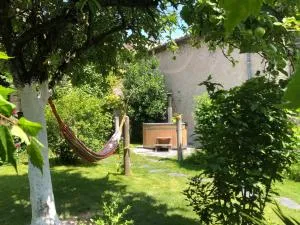 Le Petit Clos d'Anjou avec Bain nordique et sauna - 蒙特勒伊贝莱