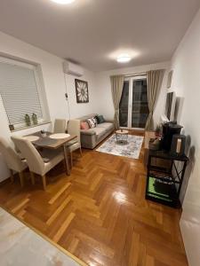 Apartmani Adele 