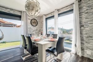 Villa moderne avec piscine privée et espace extérieur à Le Rove