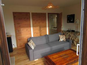 La chouette dort le gîte du retour à la source