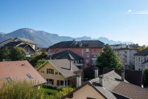 Appartements Le Cygne - vue montagne - proche du centre ville : photos des chambres