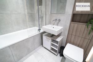 Library House Apartments - FREE PARKING - Contractor Hub - Superfast Wi-Fi - Long Term Stays