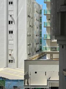 Apto vista mar, frente ao Shopping Atlântico