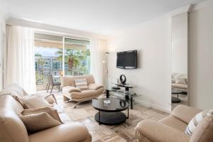 REF 30 - Cannes Croisette - Sea and gardens view apartment for rent