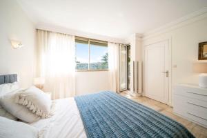 REF 30 - Cannes Croisette - Sea and gardens view apartment for rent