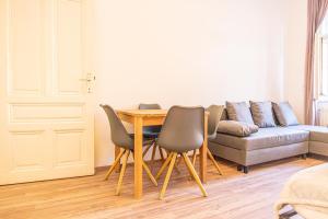 Chic & Modern 1BR Apt, Prime Spot