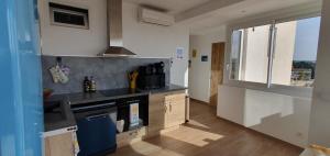 Stunning Sea View, Steps from Station and Port - Vue imprenable sur la mer, à quelques pas de la gare et du port