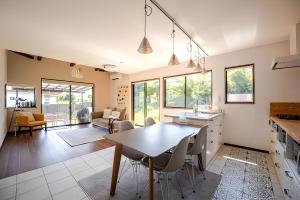 屋根付き屋外ガス式BBQ ぐらんぱる公園シャボテン動物公園絶好立地貸別荘stella 星空眺望 遊具 ホームシアター 大画面任天堂スイッチ