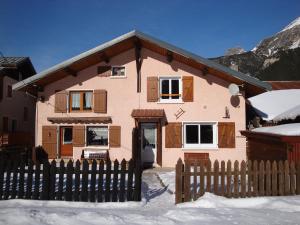 Chalets Charmant chalet mitoyen, 3 pieces, jardinet, proche centre, calme et ensoleille a Pralognan-la-Vanoise. - FR-1-464-219 : photos des chambres