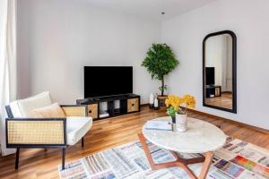 Spacious Modern 4-Bed2Bath Central Oasis! #370
