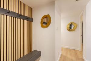 Renovated 2Bed-2Bath in Village with Pool, Hot Tub, and Sauna