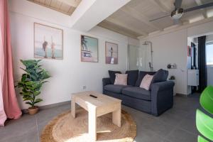 Cozy Studio for Solo Traveller or Young Couple with Stunning View to the Ocean