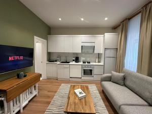 ŞAHİN PERA SUİT 1 stylish 2Br 3Ac apartment near Istiklal street