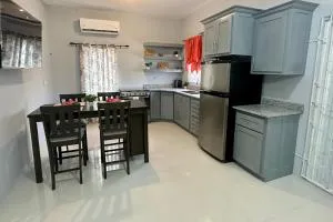 2 Love Birds Abode 3 Minutes to Beach - Windsor