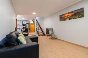 Goncalves House - AC and private parking - 卡列塔