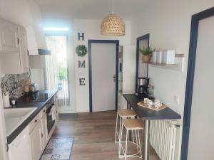 Maisons de vacances Maison a 800 m du circuit des 24H du Mans : photos des chambres