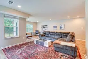 Glen Burnie Vacation Rental with Private Deck! - 格伦伯尼