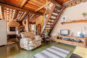 Casa de Hospedes Chalé Rustico com Banheira e Piscina Privativa a 1h de SP Espaço Totalmente Privativo