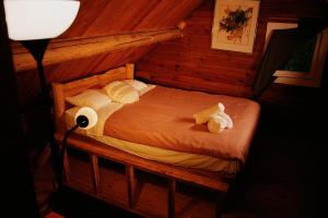 Rustic Woodland Cabin at Beaverfoot