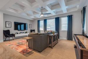 Carolina Blue Luxurious NV Retreat