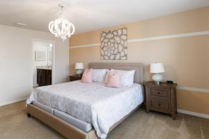 Windsor At Westside Home With Private Pool!!