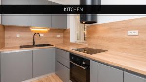 APARTMENTS4YOU SUPETAR 5 - brand NEW luxury 2-BR - 200 meters from the beach - free parking - beautiful terrace