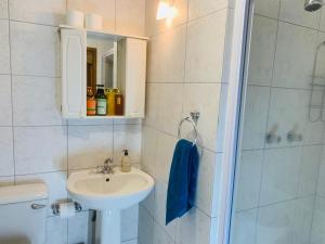 Afrikawisa at Rosebank