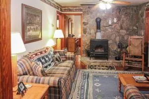 Humming Bird Crossing - Otto