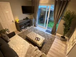 Secluded cosy extension with free parking, sleeps 4 - Crowthorne