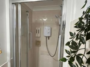 Secluded cosy extension with free parking, sleeps 4