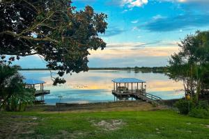 Red Beach Lake Escape