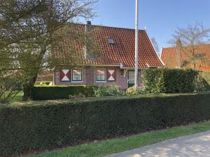 De Goudvink 7-persoons, overdekte hottub en loungebank, finse sauna, wifi, sunshower