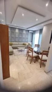 Julia - El Aouina Station