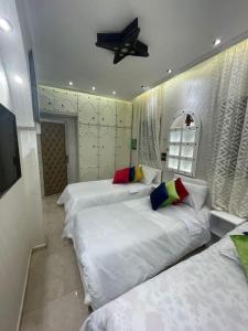 Spacieux appartement corniche