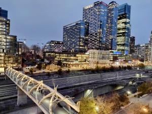 Downtown City View Escape with Free Parking