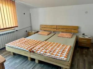 Noclegi Dębina - Dąbrówka Szczepanowska