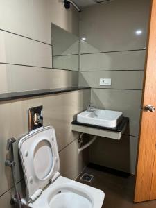 Aami dhivahi guest house