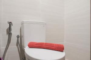 Gorgeous and Cozy Studio at West Vista Apartment By Travelio