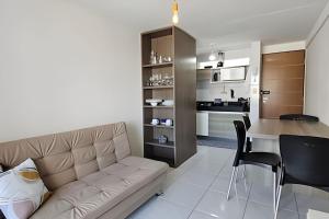 ACONCHEGANTE em Tambaú, piscina, garagem FIXA e completo!